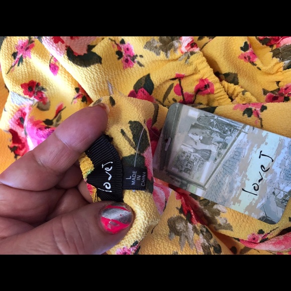 🔥🌸🎉🌹👗🌸🔥Love J off shoulder boho shirt🌷🌸🌹 - Picture 5 of 7